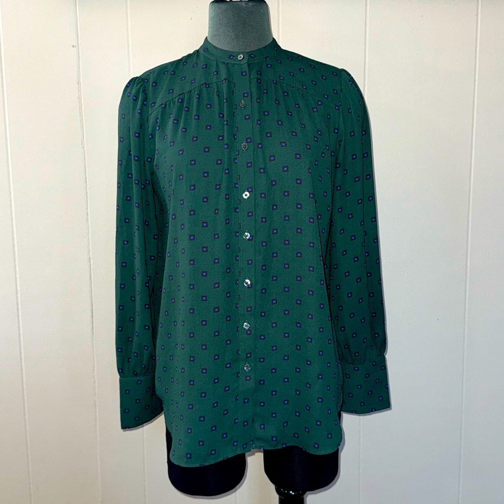 Ann Taylor • Long Sleeve Button Down Blouse